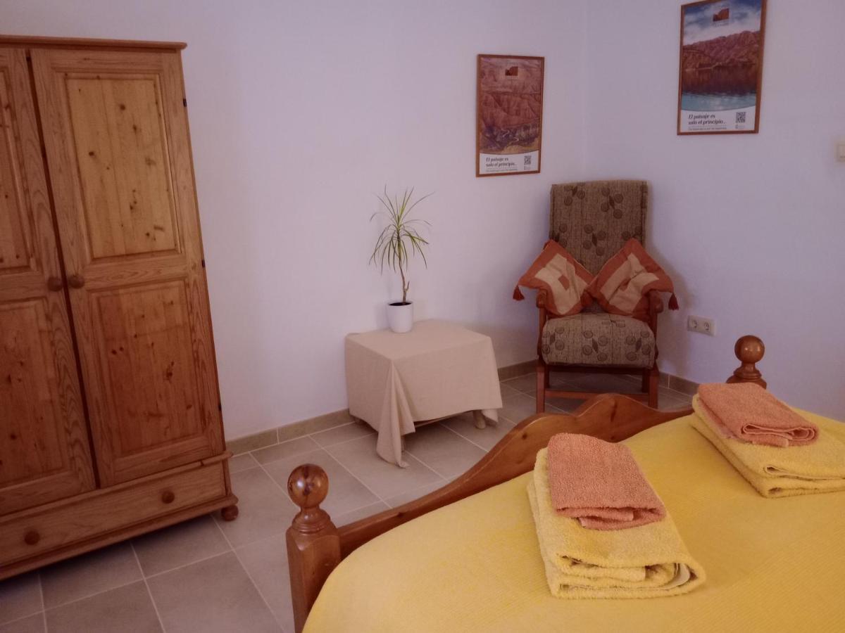 Casa En La Plaza, Hinojares - Ideal For Exploring The Area Exterior photo