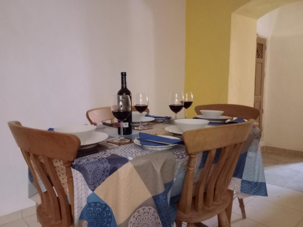 Casa En La Plaza, Hinojares - Ideal For Exploring The Area Exterior photo